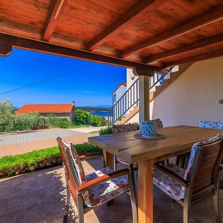 Nyaraló House Ljerka Barbat na Rabu